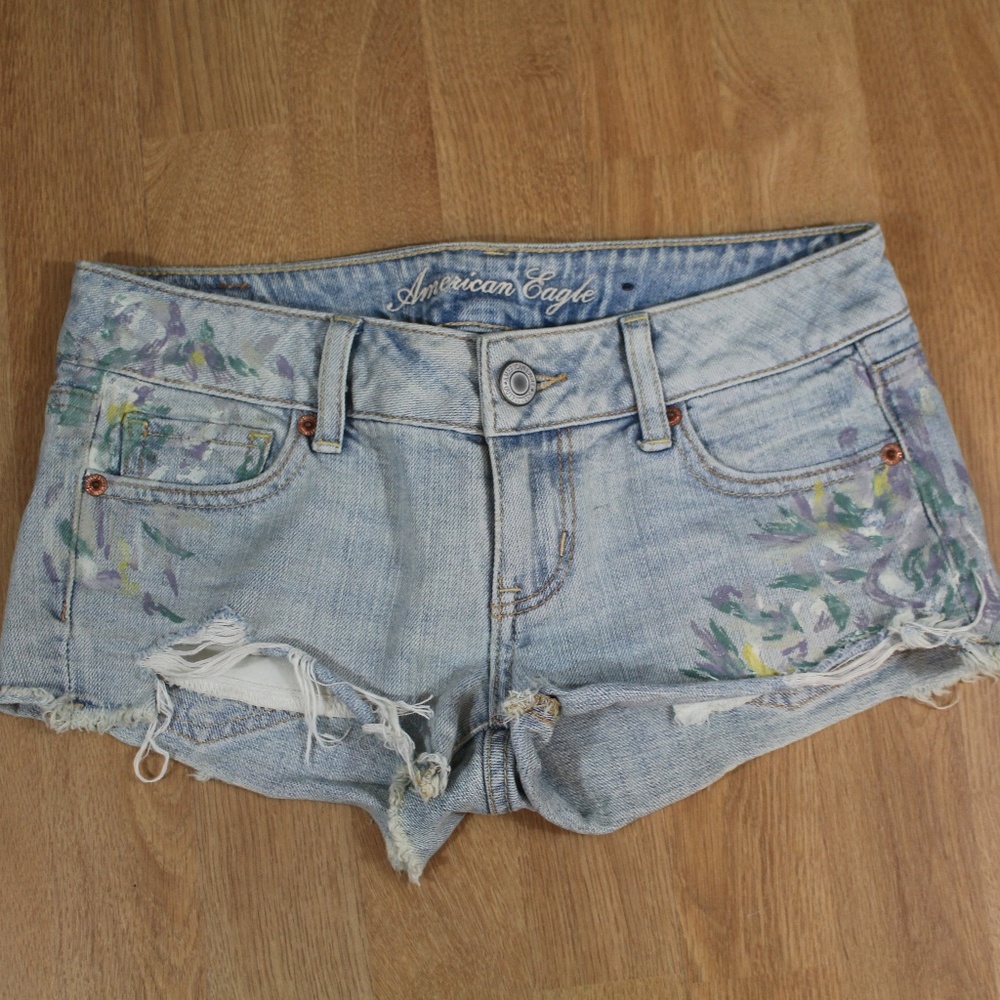 American Eagle Women's Distressed Shorts